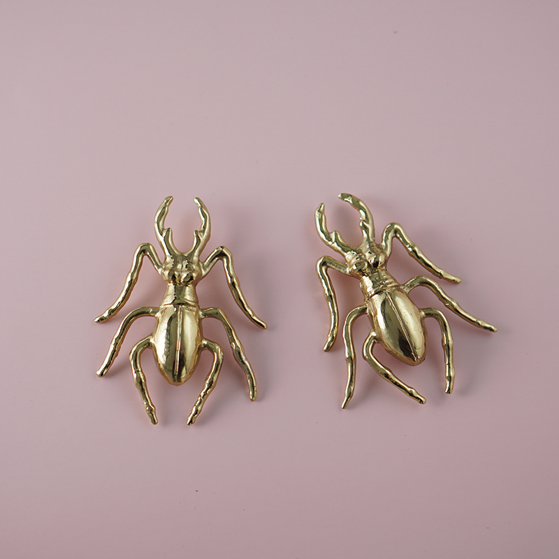 Brass Beetle Drawer Pulls Inse - Unique Furniture Hardware recension och pris