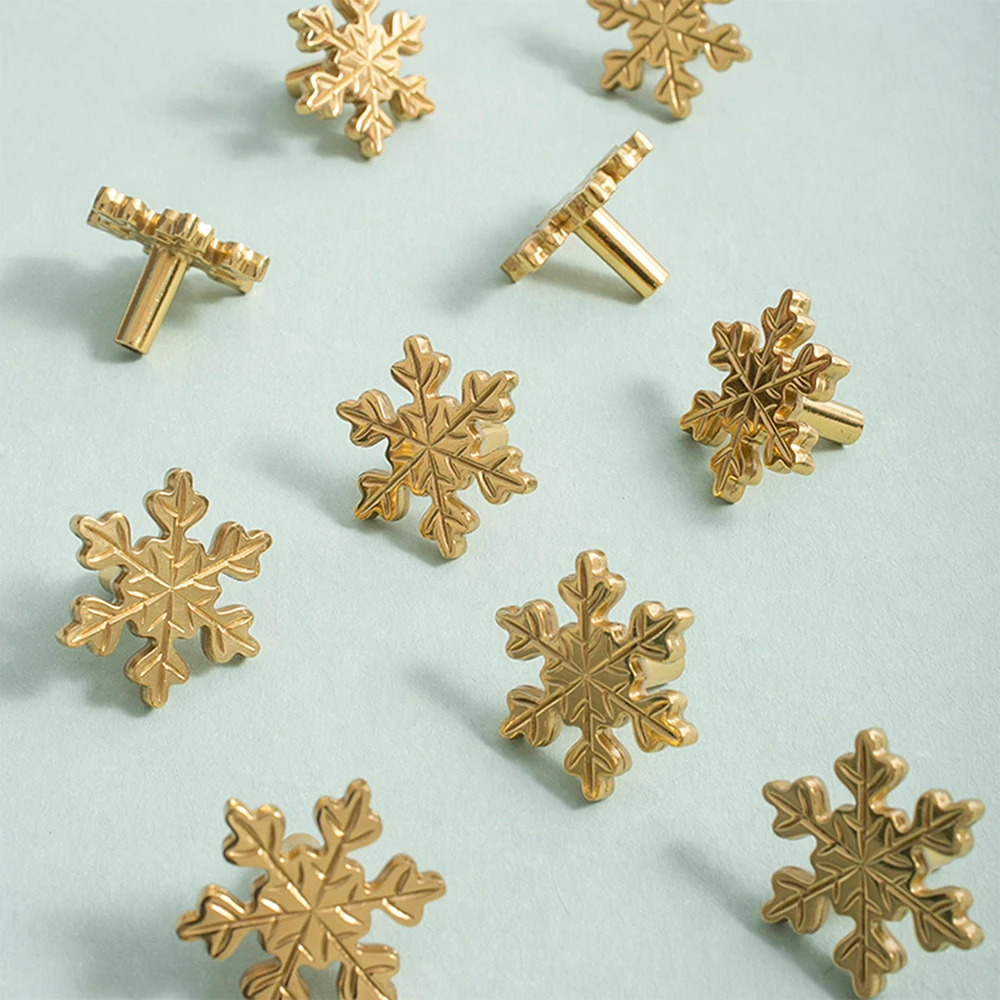 Snowflake Brass Cabinet Door K - Unique Furniture Hardware recension och pris